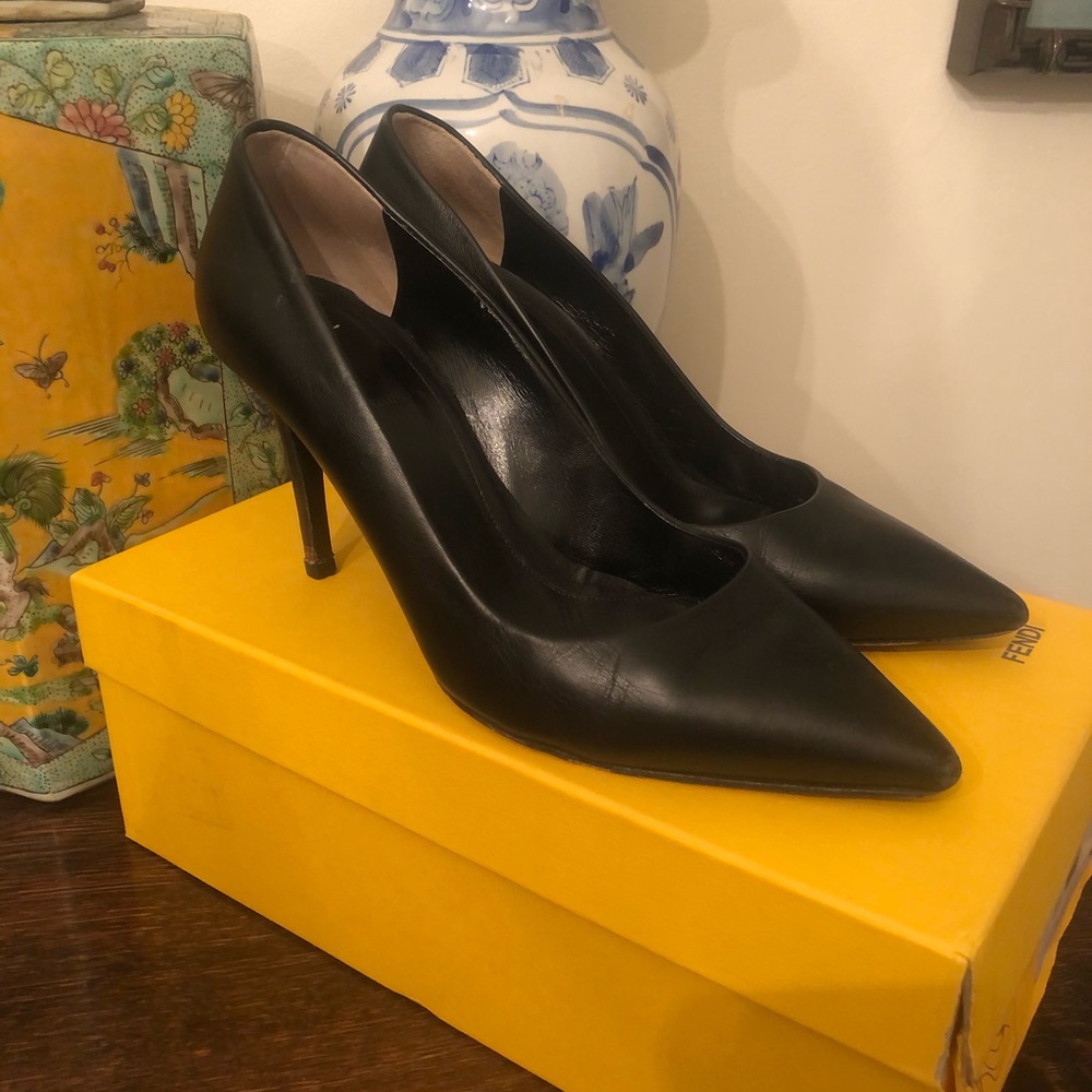Fendi Classic Black Pointed Heels
